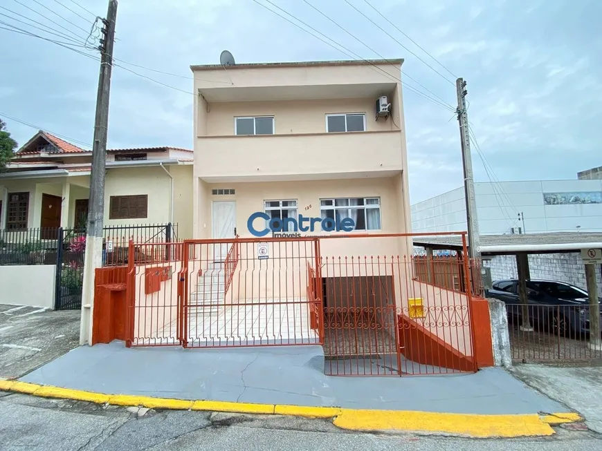 Foto 1 de Casa com 4 Quartos à venda, 175m² em Estreito, Florianópolis