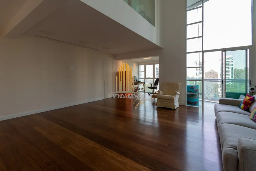 Foto 1 de Apartamento com 4 Quartos à venda, 210m² em Jardim Morumbi, São Paulo