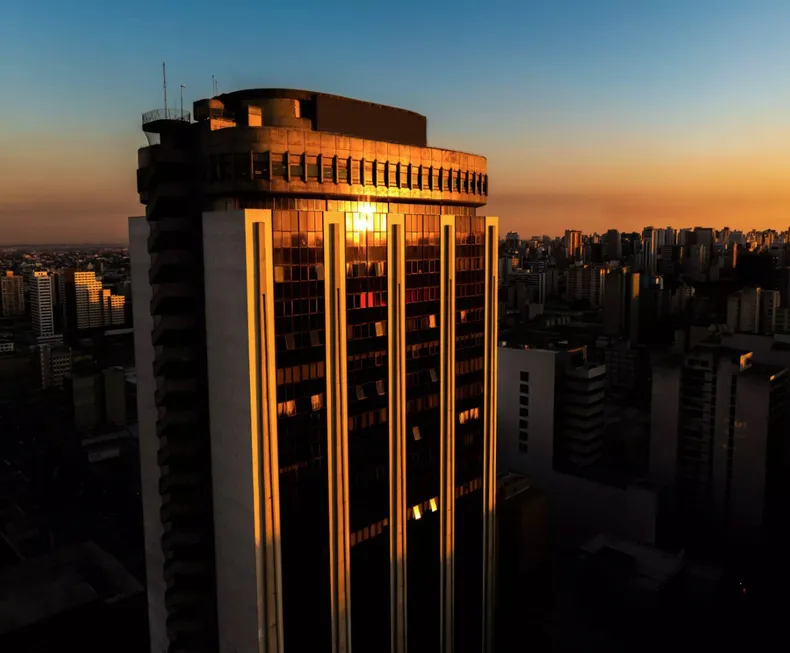 Foto 1 de Sala Comercial para venda ou aluguel, 599m² em Centro, Curitiba