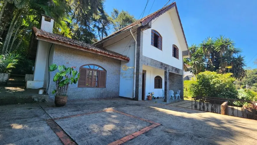 Foto 1 de Casa com 5 Quartos à venda, 190m² em Panorama, Teresópolis