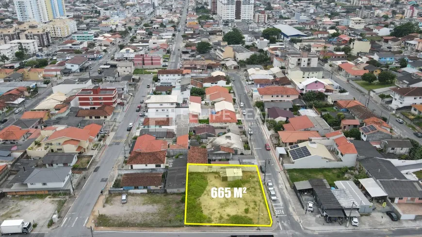 Foto 1 de Lote/Terreno à venda, 665m² em Areias, São José