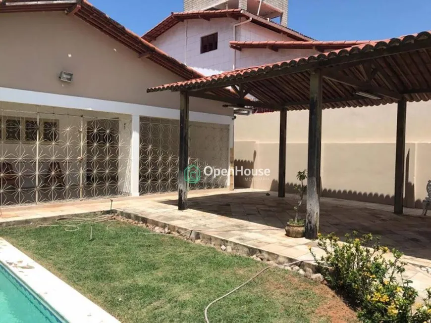 Foto 1 de Casa com 3 Quartos à venda, 250m² em Candelária, Natal