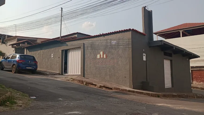 Foto 1 de Casa com 2 Quartos à venda, 160m² em Vila das Flores, Betim