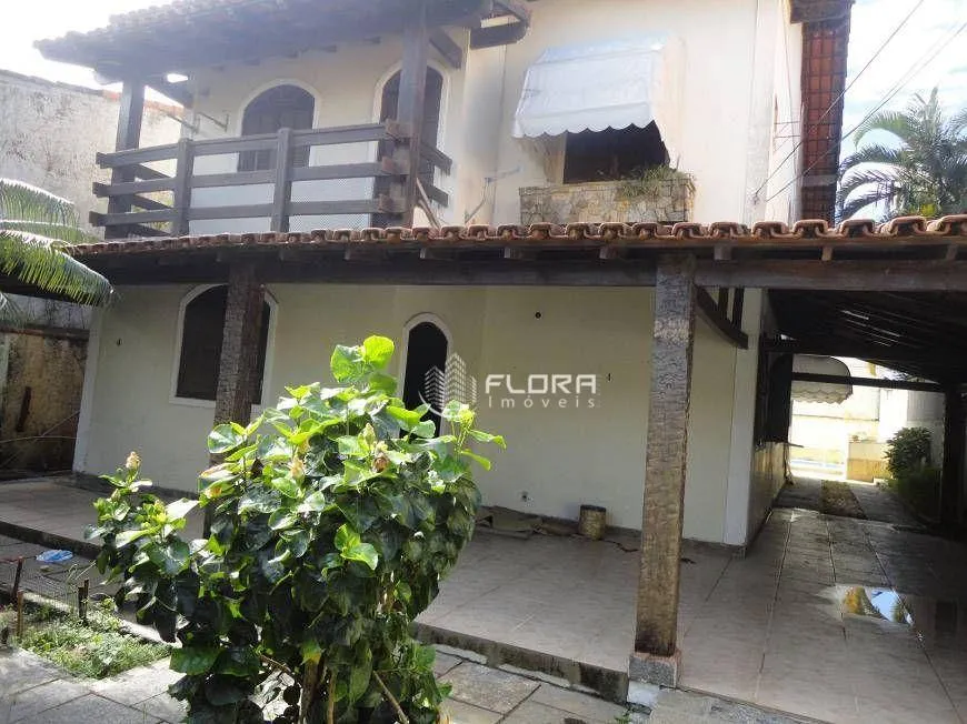 Foto 1 de Casa com 5 Quartos à venda, 260m² em Piratininga, Niterói