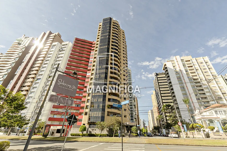 Foto 1 de Apartamento com 3 Quartos à venda, 302m² em Batel, Curitiba