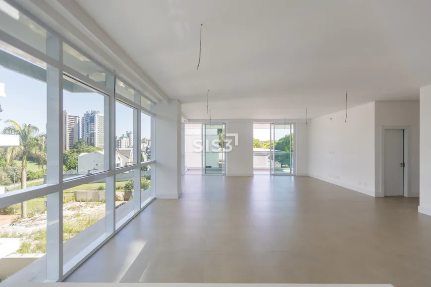 Foto 1 de Apartamento com 3 Quartos à venda, 235m² em Cabral, Curitiba