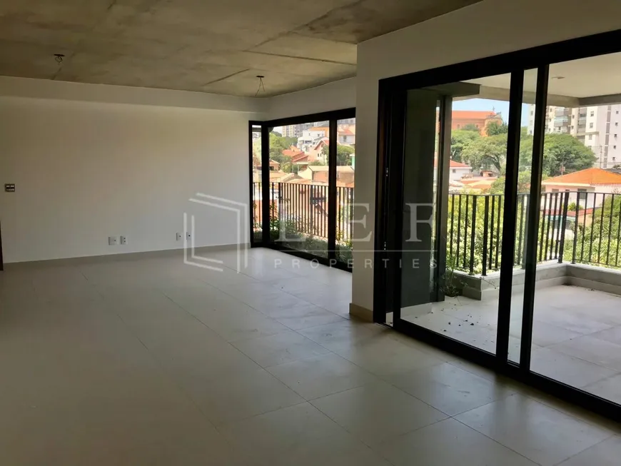 Foto 1 de Apartamento com 3 Quartos à venda, 138m² em Vila Ipojuca, São Paulo