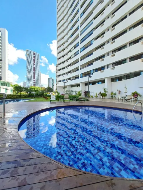 Foto 1 de Apartamento com 3 Quartos à venda, 157m² em Madalena, Recife