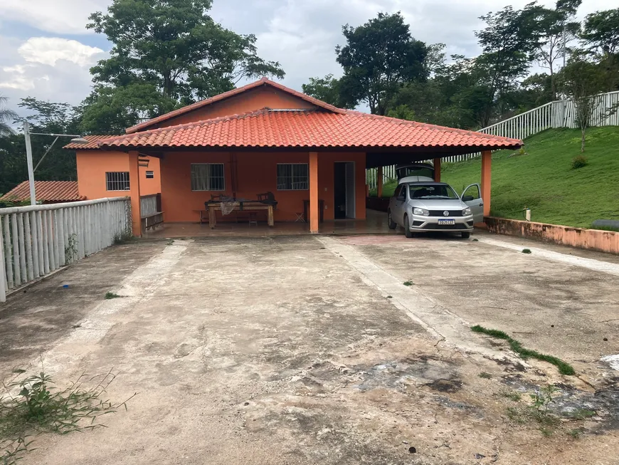 Foto 1 de Fazenda/Sítio com 4 Quartos à venda, 150m² em , Bom Jesus do Amparo