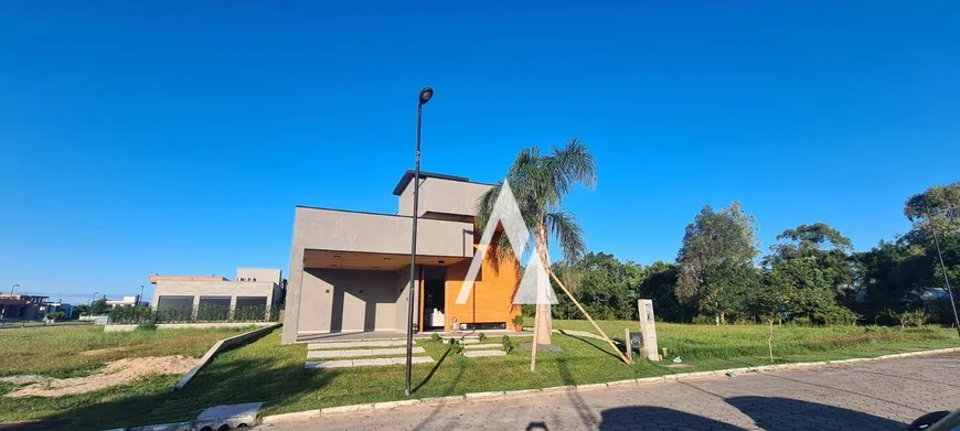 Foto 1 de Casa de Condomínio com 3 Quartos à venda, 190m² em Grama, Garopaba