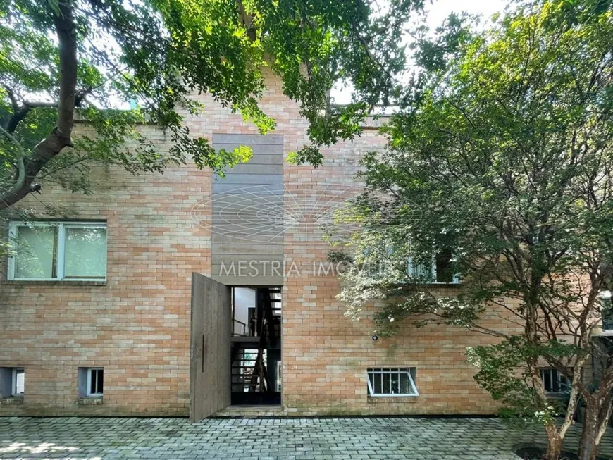 Foto 1 de Casa com 4 Quartos à venda, 340m² em Jardim Guedala, São Paulo