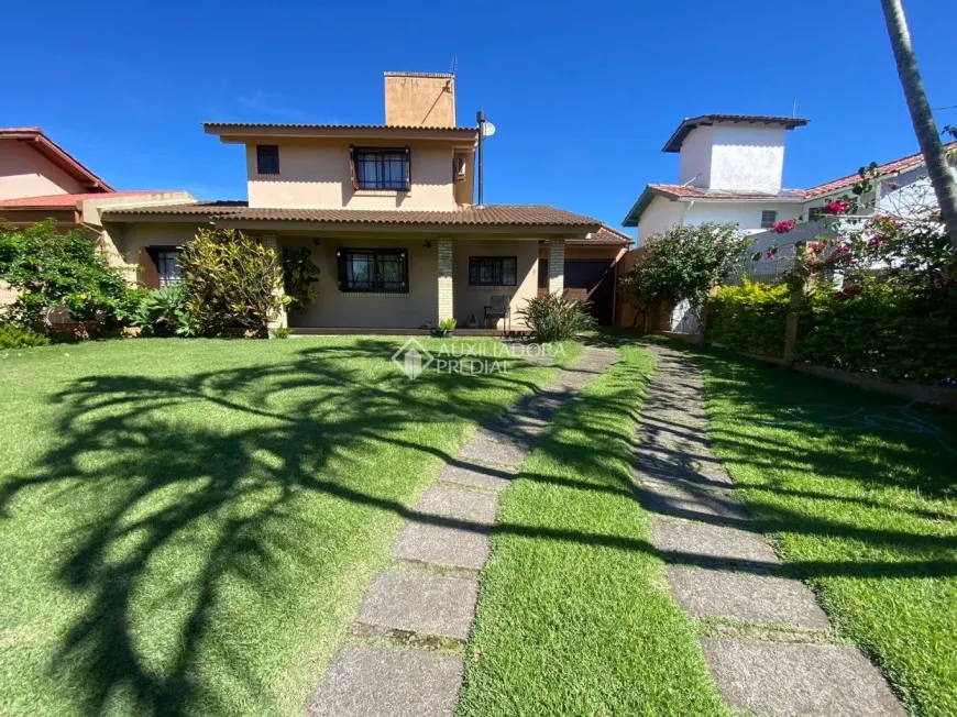 Foto 1 de Casa com 2 Quartos à venda, 400m² em Centro, Garopaba