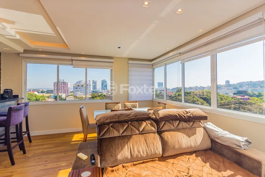 Foto 1 de Apartamento com 2 Quartos à venda, 79m² em Cristal, Porto Alegre