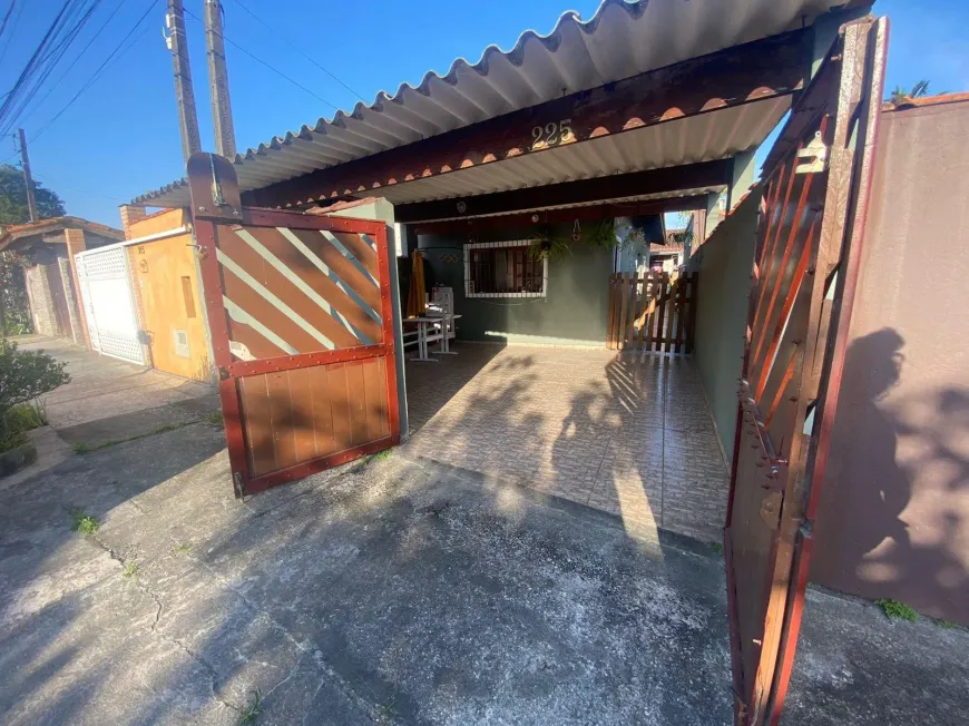 Foto 1 de Casa com 2 Quartos à venda, 63m² em Sabaúna, Itanhaém