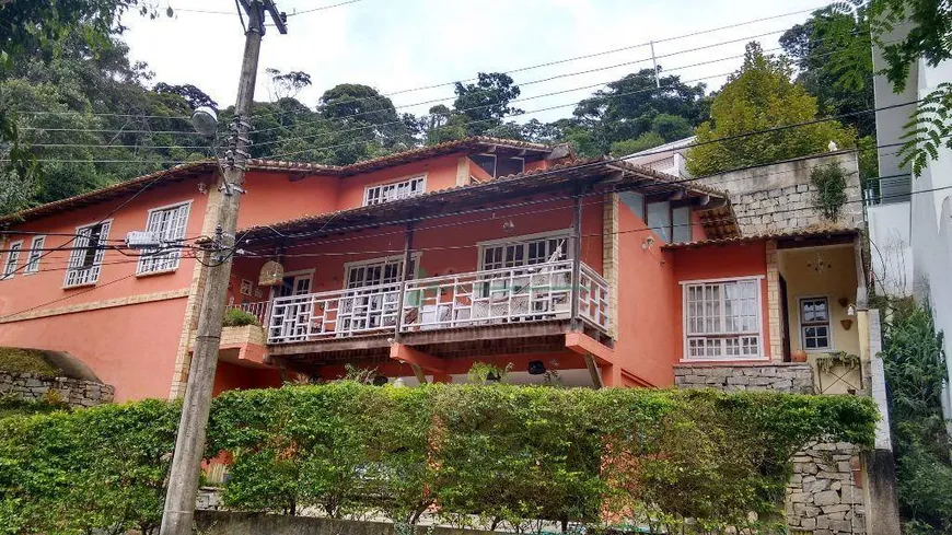 Foto 1 de Casa com 4 Quartos à venda, 240m² em Barra do Imbuí, Teresópolis