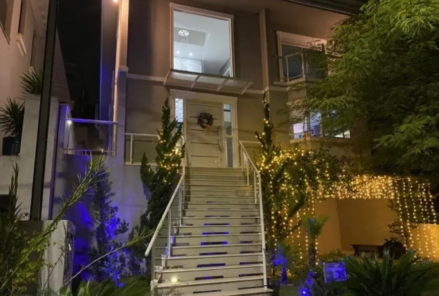 Foto 1 de Casa de Condomínio com 4 Quartos para alugar, 375m² em Parque Sinai, Santana de Parnaíba