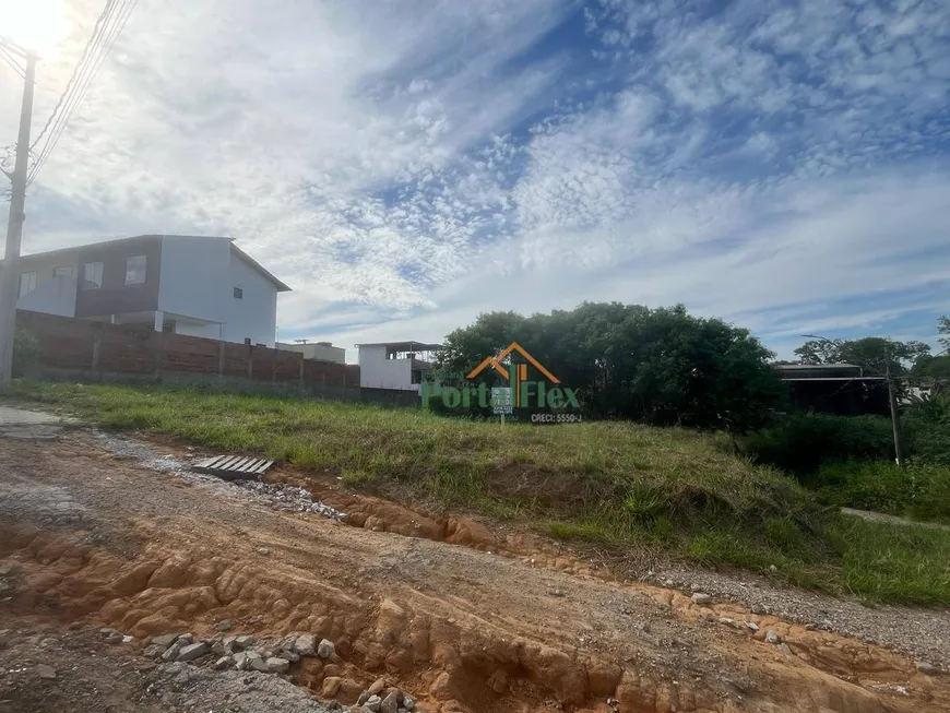 Foto 1 de Lote/Terreno à venda, 630m² em Alterosas, Serra