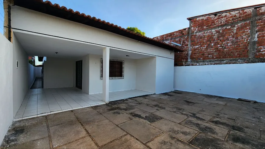 Foto 1 de Casa com 3 Quartos à venda, 200m² em São João, Teresina
