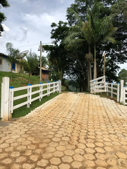 Foto 1 de Fazenda/Sítio com 3 Quartos à venda, 250m² em Area Rural de Taubate, Taubaté