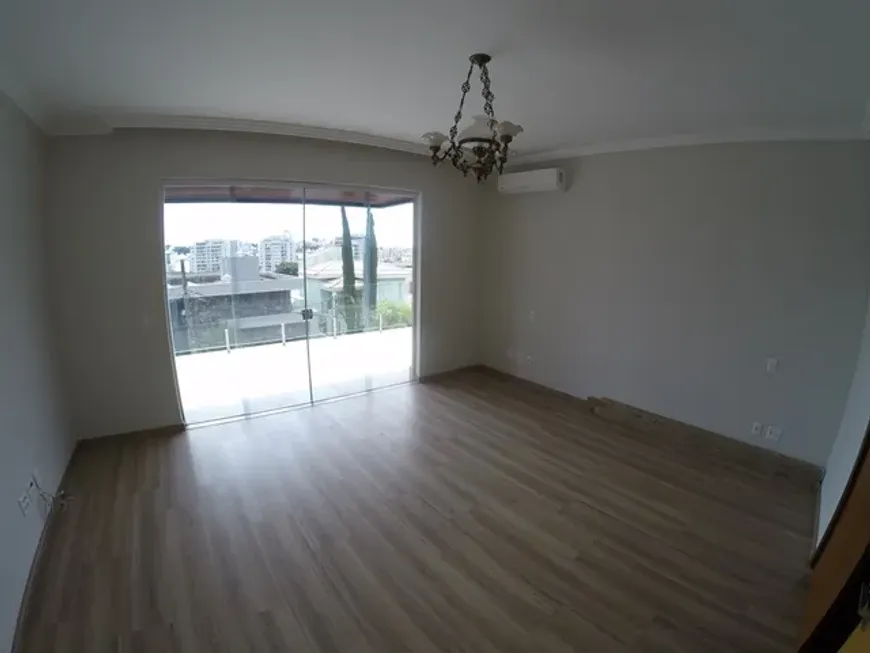 Foto 1 de Casa com 4 Quartos à venda, 464m² em Castelo, Belo Horizonte