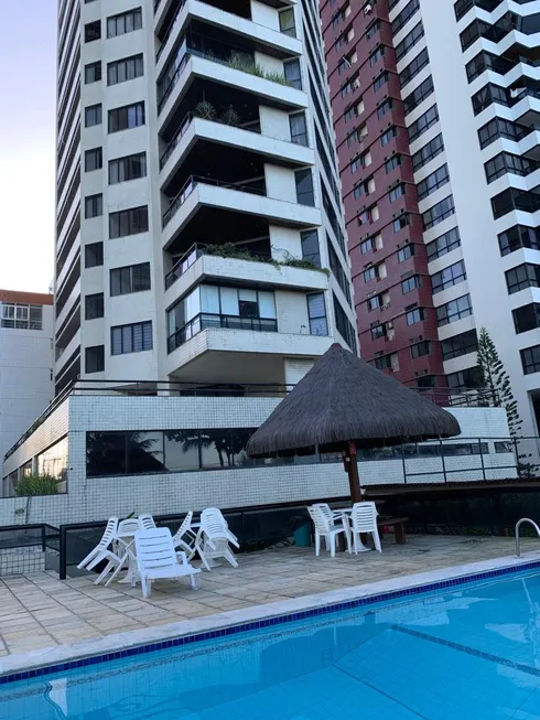 Foto 1 de Apartamento com 4 Quartos à venda, 220m² em Candeias, Jaboatão dos Guararapes