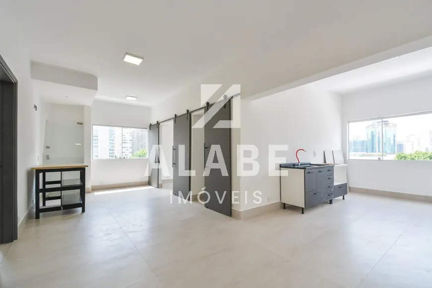 Foto 1 de Apartamento com 2 Quartos à venda, 75m² em Vila Nova Conceição, São Paulo