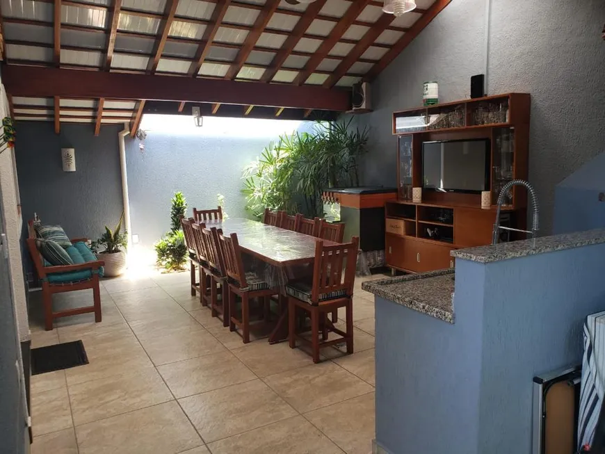 Foto 1 de Casa de Condomínio com 3 Quartos à venda, 180m² em Parque Rural Fazenda Santa Cândida, Campinas