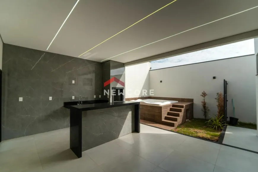 Foto 1 de Casa com 3 Quartos à venda, 170m² em Aclimacao, Uberlândia
