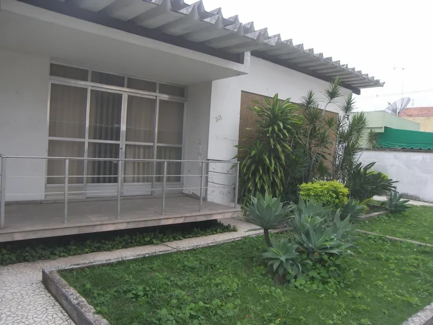 Foto 1 de Casa com 3 Quartos à venda, 435m² em Parque Turf Club, Campos dos Goytacazes