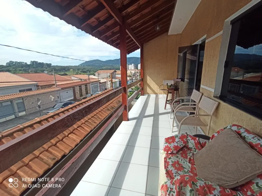 Foto 1 de Sobrado com 3 Quartos à venda, 328m² em Jardim Tannus, Jundiaí