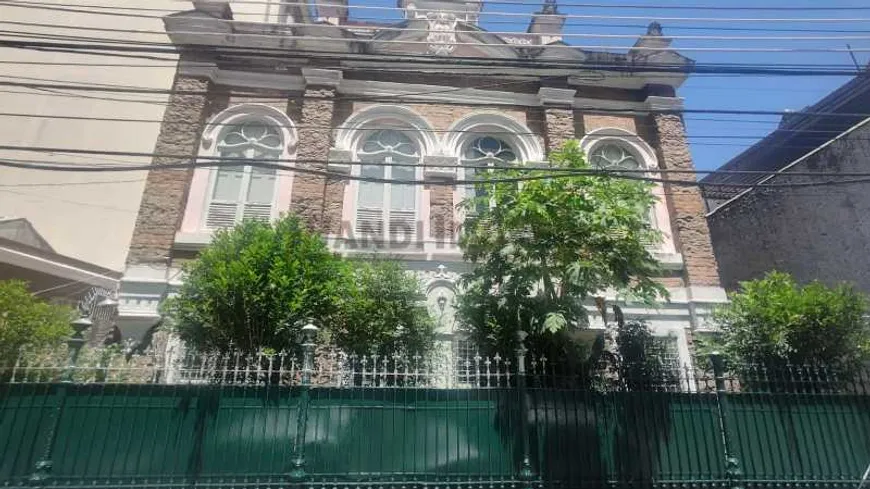 Foto 1 de Casa com 8 Quartos à venda, 342m² em Catete, Rio de Janeiro