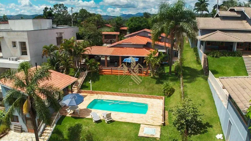 Foto 1 de Fazenda/Sítio com 3 Quartos à venda, 181m² em Alpes D Ouro, Bom Jesus dos Perdões