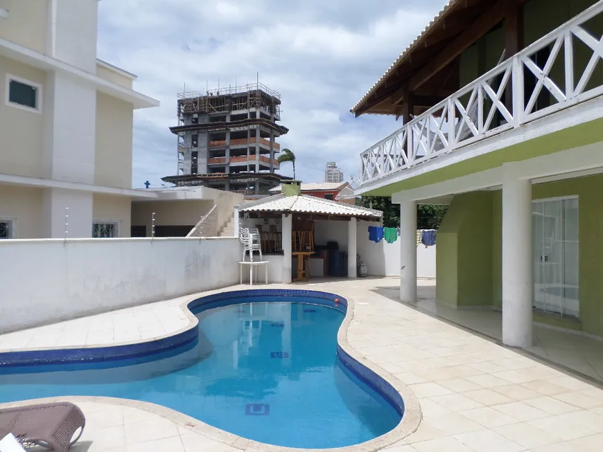 Foto 1 de Casa com 4 Quartos para alugar, 200m² em Centro, Itapema