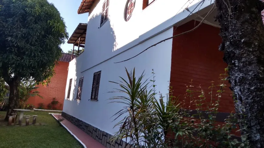 Foto 1 de Casa com 4 Quartos à venda, 200m² em Nogueira, Petrópolis