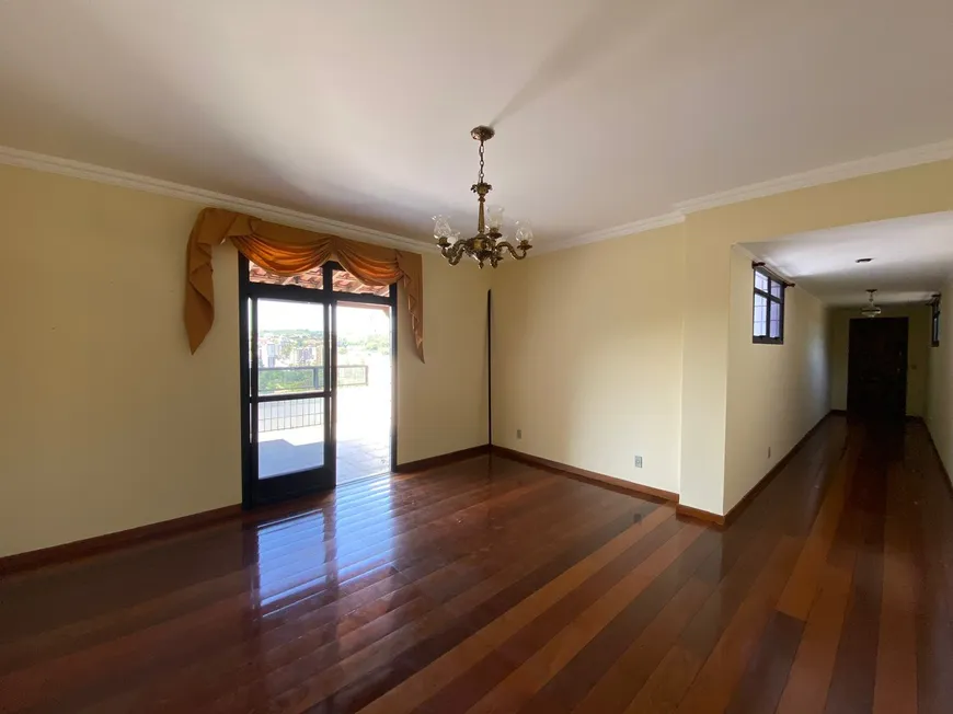 Foto 1 de Apartamento com 3 Quartos à venda, 157m² em Centro, São Lourenço