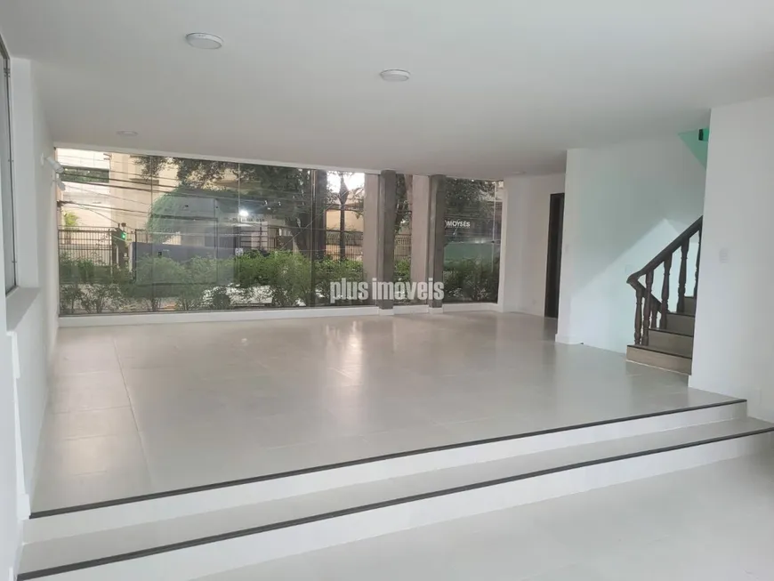 Foto 1 de Casa com 4 Quartos para alugar, 330m² em Moema, São Paulo