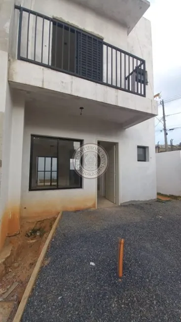 Foto 1 de Casa de Condomínio com 3 Quartos à venda, 80m² em Taboão, São Roque