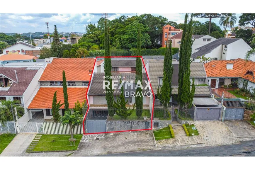 Foto 1 de Lote/Terreno à venda, 319m² em Vista Alegre, Curitiba