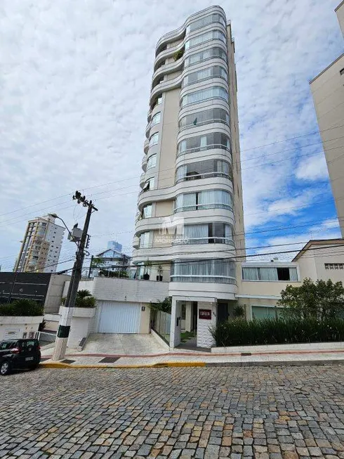 Foto 1 de Apartamento com 3 Quartos à venda, 198m² em Centro I, Brusque
