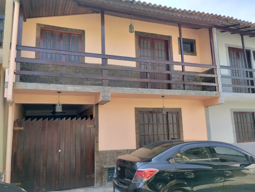 Foto 1 de Casa de Condomínio com 3 Quartos à venda, 80m² em Colubandê, São Gonçalo