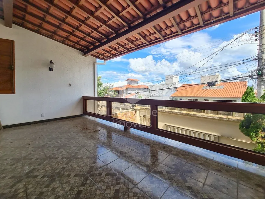 Foto 1 de Casa com 3 Quartos à venda, 290m² em Caiçaras, Belo Horizonte