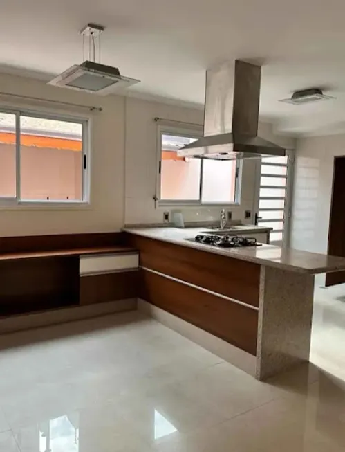 Foto 1 de Casa com 3 Quartos à venda, 500m² em Vila Galvao, Jundiaí