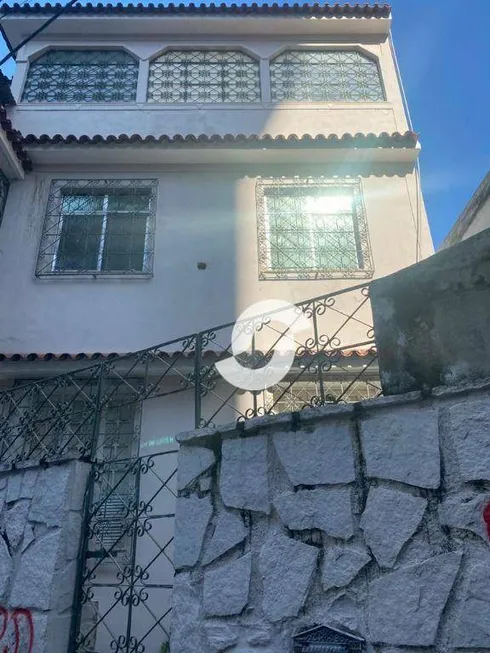 Foto 1 de Casa com 16 Quartos para venda ou aluguel, 600m² em São Domingos, Niterói