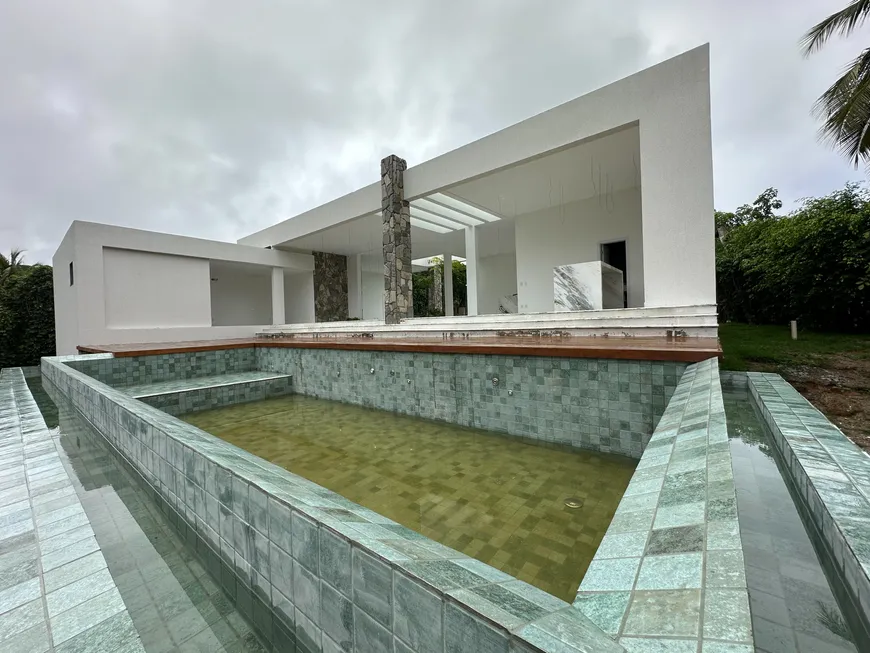 Foto 1 de Casa com 4 Quartos à venda, 300m² em Busca-Vida, Camaçari