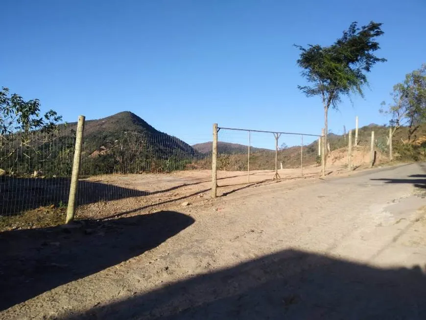 Foto 1 de Lote/Terreno à venda, 1694m² em Nogueira, Petrópolis