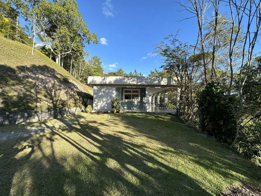 Foto 1 de Casa com 2 Quartos à venda, 4590m² em Secretário, Petrópolis