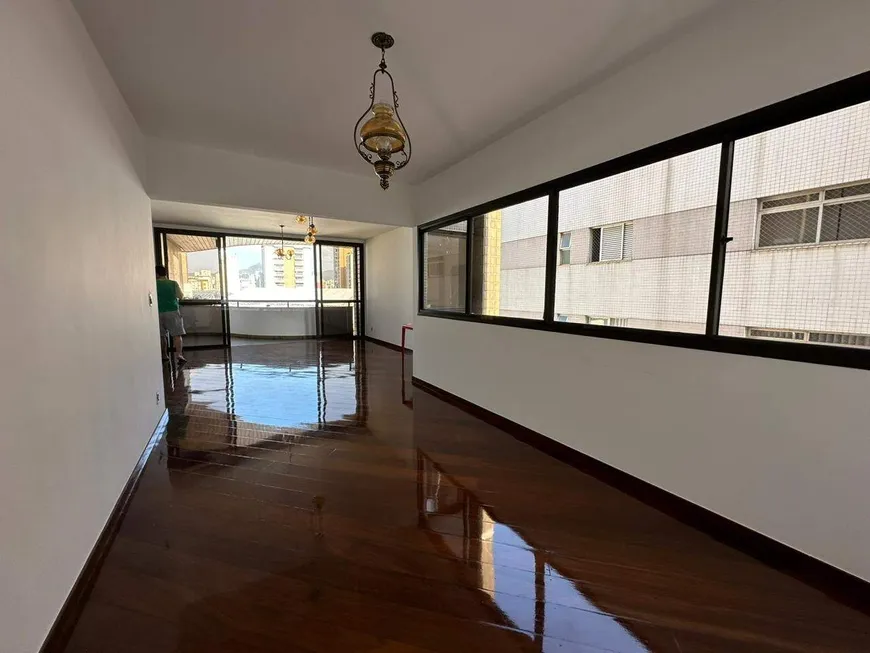 Foto 1 de Apartamento com 4 Quartos à venda, 155m² em Santo Agostinho, Belo Horizonte