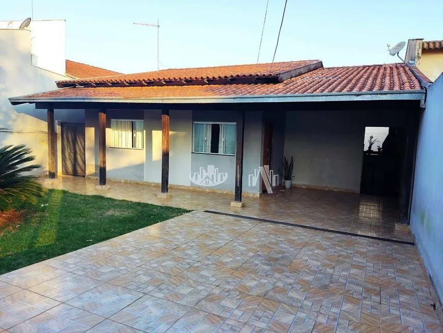 Foto 1 de Casa com 3 Quartos à venda, 101m² em Jardim Acapulco, Londrina