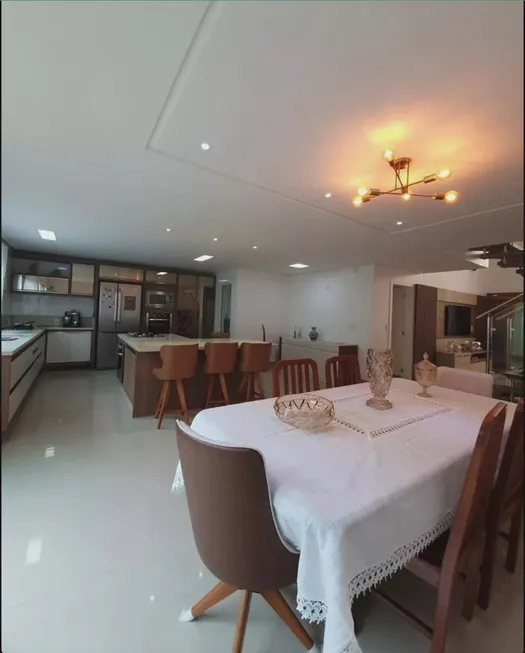 Foto 1 de Casa com 4 Quartos à venda, 263m² em Roçado, São José