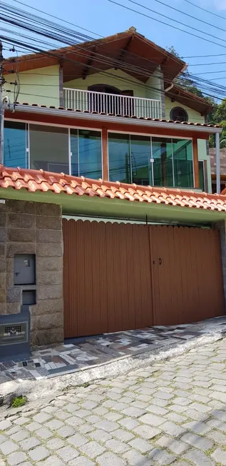 Foto 1 de Casa com 1 Quarto à venda, 450m² em Itamarati, Petrópolis